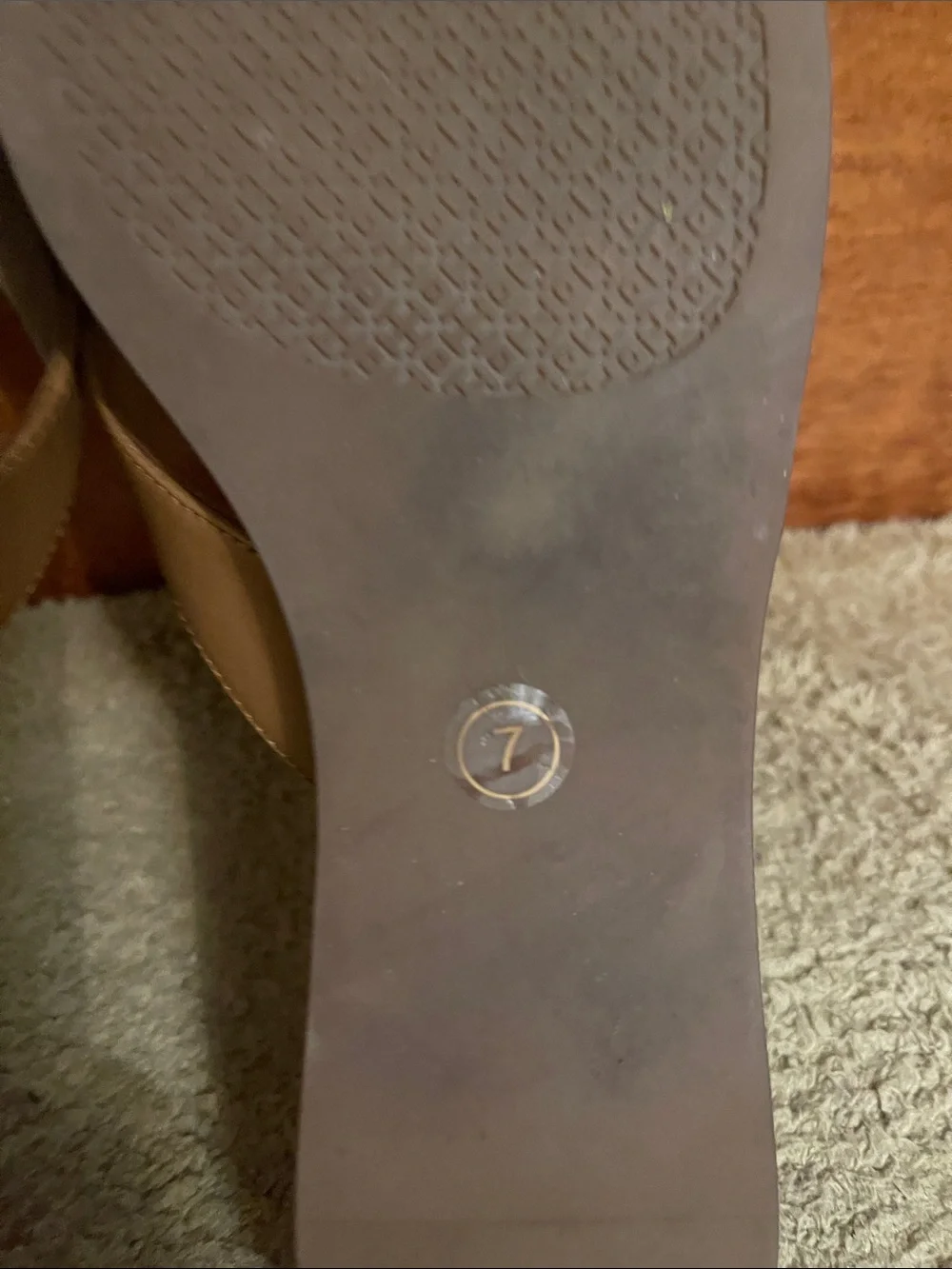 Authentic Tory Burch Tan Leather Thong Sandals with Gold Logo Like New